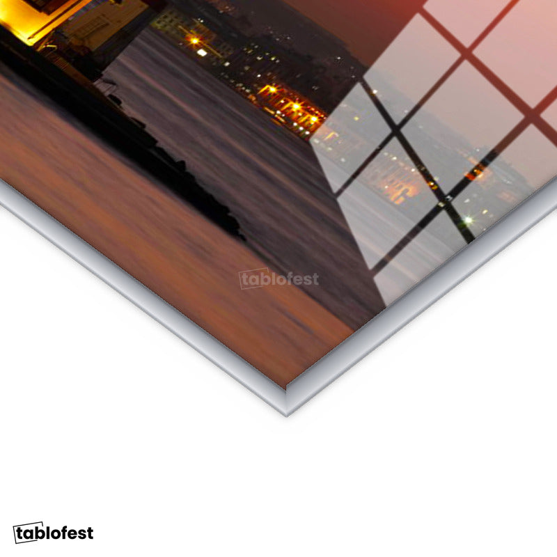 Gümüş Renk Metal Çerçeveli Tamperli Cam Tablo Kız Kulesi ve İstanbul Silüeti Şehir Mimari Tablo Duvar Dekoru