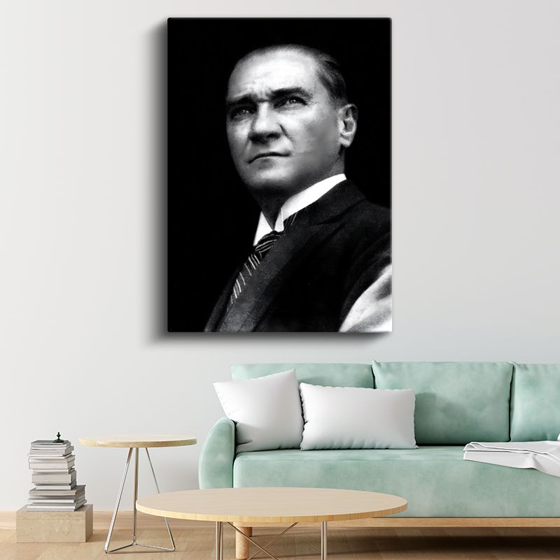 Siyah Fonlu Atatürk - Karizmatik Portre Kanvas Tablo