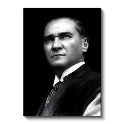 Siyah Fonlu Atatürk - Karizmatik Portre Kanvas Tablo