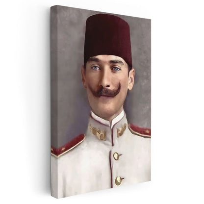 Genç Atatürk - Bordo Fes ve Beyaz Üniforma Kanvas Tablo