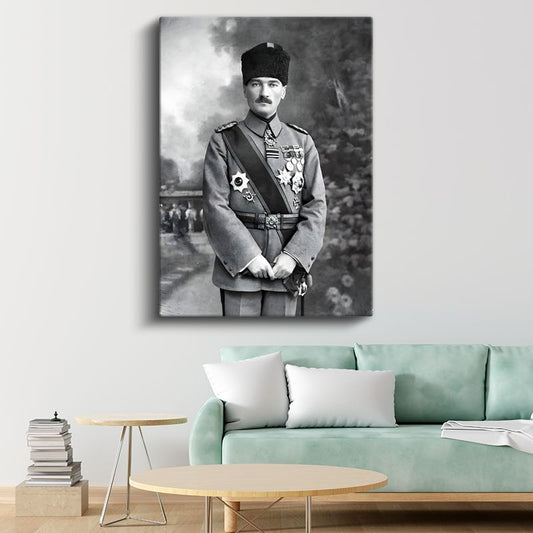 Mareşal Atatürk - Madalyalı Askeri Üniforma Kanvas Tablo