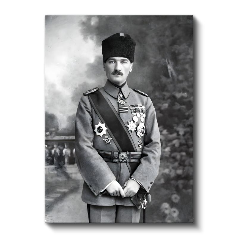 Mareşal Atatürk - Madalyalı Askeri Üniforma Kanvas Tablo
