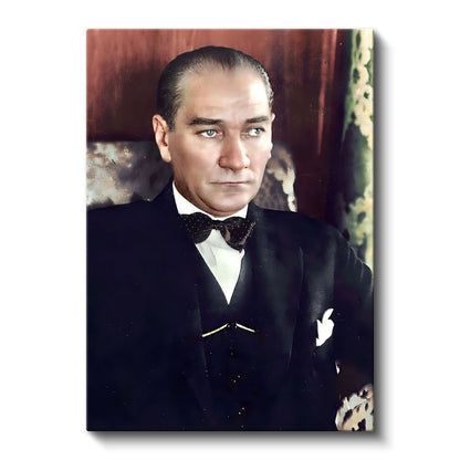 Papyonlu Atatürk - Siyah Takım Elbise Portresi Kanvas Tablo