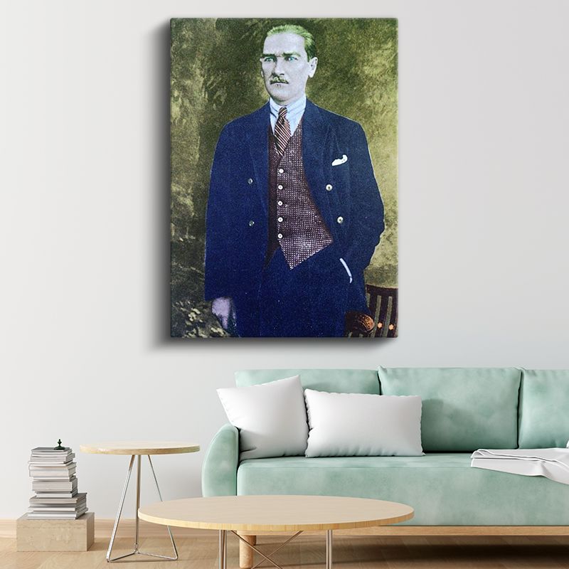 Yeşil Fonlu Atatürk - Lacivert Ceket Portresi Kanvas Tablo