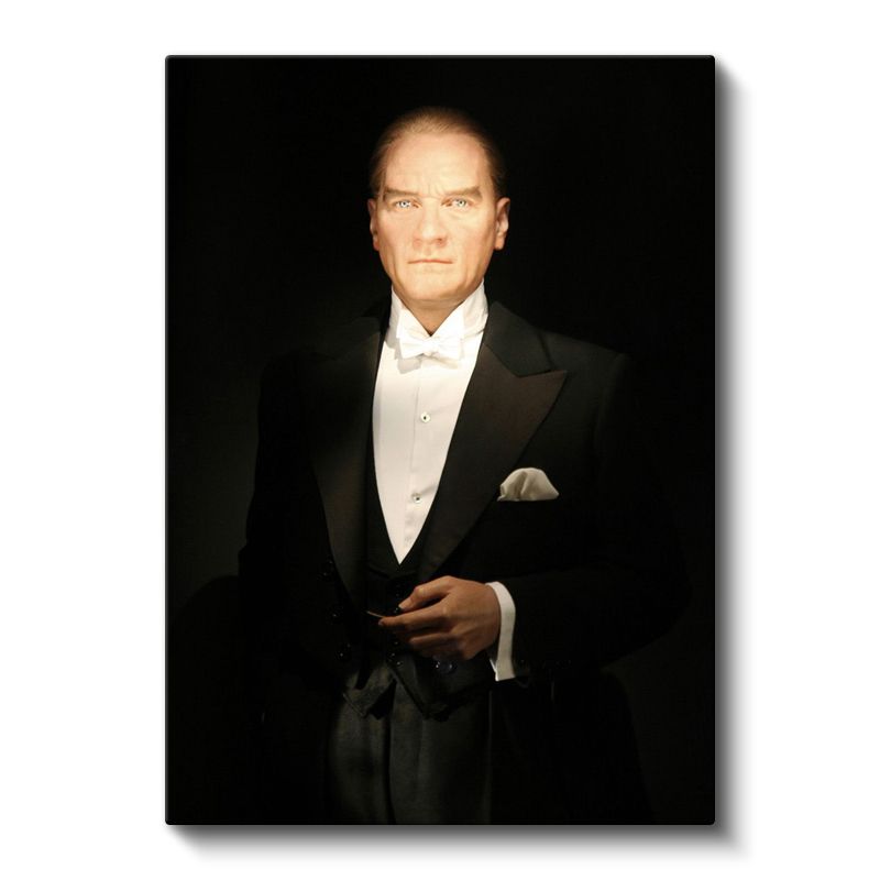Smokinli Atatürk - Siyah Fonda Resmi Portre Kanvas Tablo