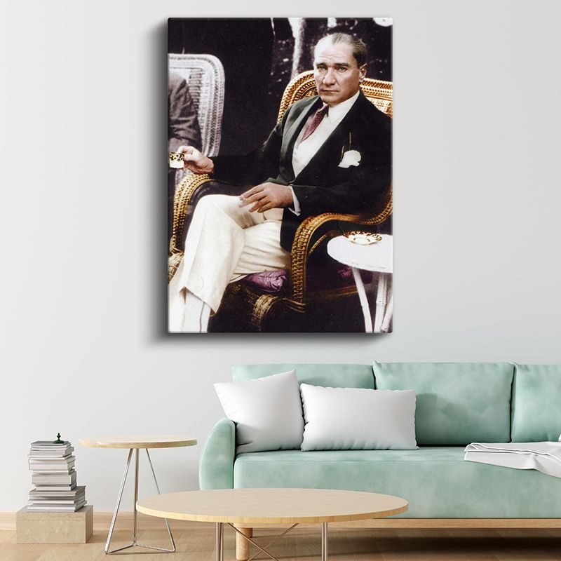 Hasır Koltukta Atatürk - Şık Oturuş Portresi Kanvas Tablo
