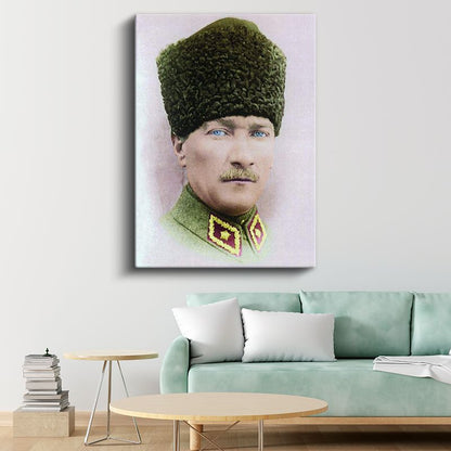 Yeşil Kalpaklı Atatürk - Askeri Üniforma Portresi Kanvas Tablo