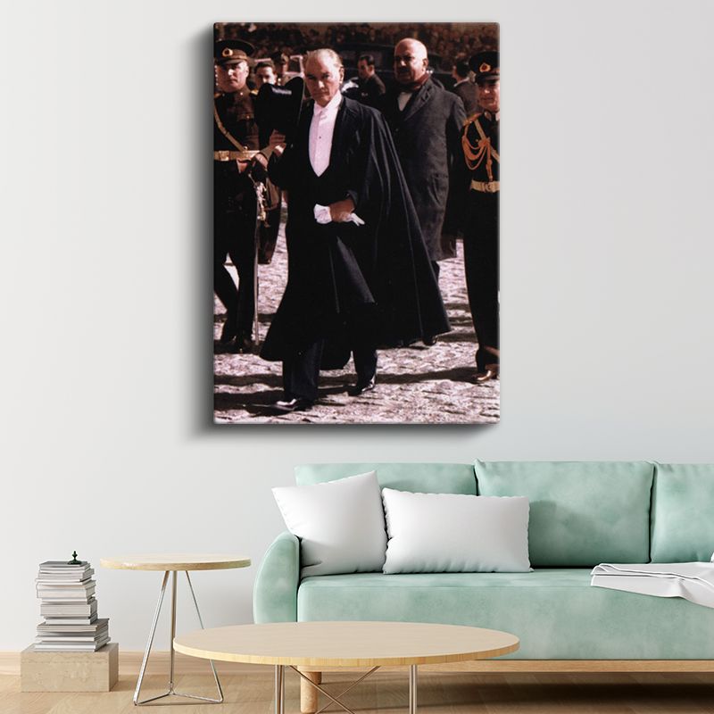 Siyah Pelerinli Atatürk - Resmi Tören Kanvas Tablo