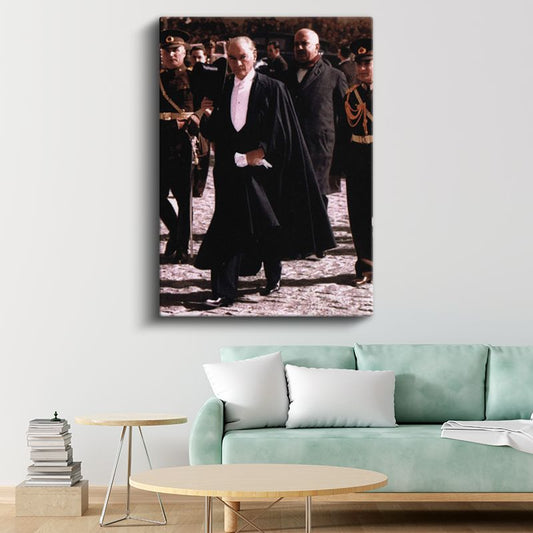 Siyah Pelerinli Atatürk - Resmi Tören Kanvas Tablo