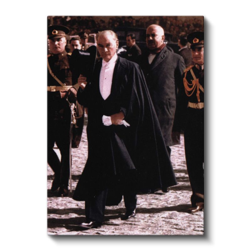 Siyah Pelerinli Atatürk - Resmi Tören Kanvas Tablo