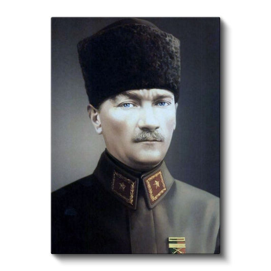 Kalpaklı Komutan - Askeri Üniforma Portresi Kanvas Tablo