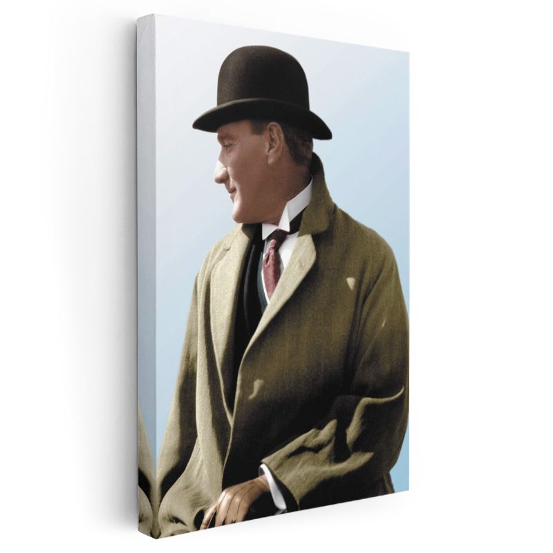 Şapkalı Atatürk - Açık Renk Palto Portresi Kanvas Tablo