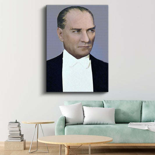 Beyaz Yakalı Atatürk - Mavi Fonda Portre Kanvas Tablo
