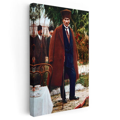 Kahverengi Paltolu Atatürk - Bahçede Bastonlu Kanvas Tablo