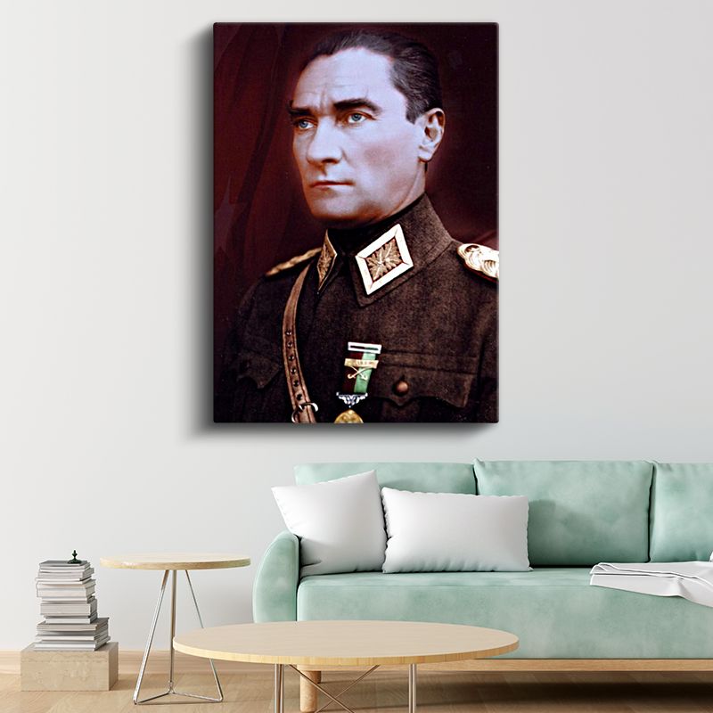 Askeri Üniformalı Atatürk - Madalyalı Portre Kanvas Tablo