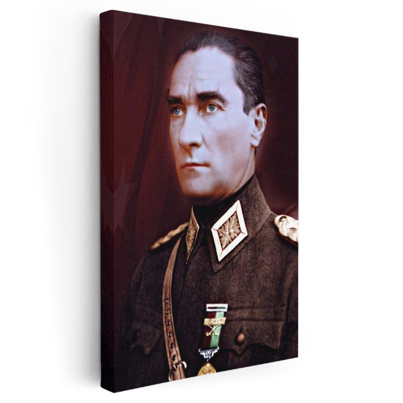 Askeri Üniformalı Atatürk - Madalyalı Portre Kanvas Tablo