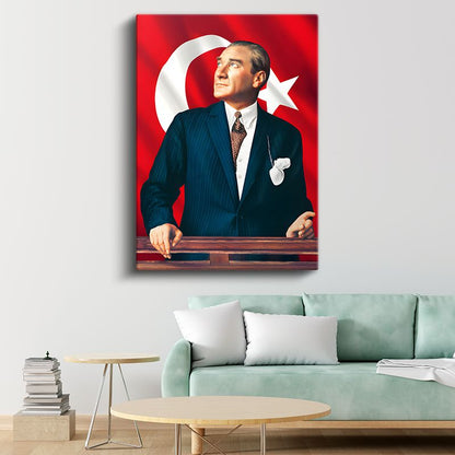 Türk Bayrağı Önünde Atatürk - Kürsüde Lider Kanvas Tablo