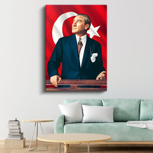 Türk Bayrağı Önünde Atatürk - Kürsüde Lider Kanvas Tablo