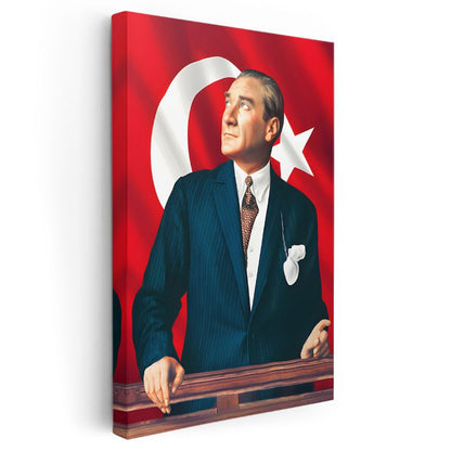 Türk Bayrağı Önünde Atatürk - Kürsüde Lider Kanvas Tablo