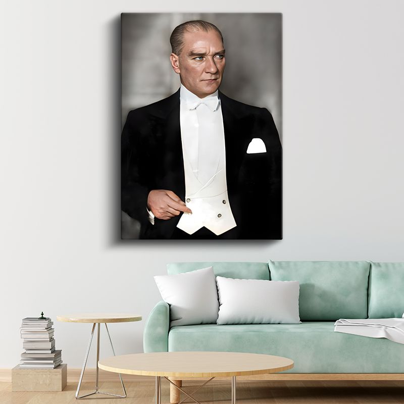 Smokinli Atatürk - Beyaz Yelek Detaylı Kanvas Tablo
