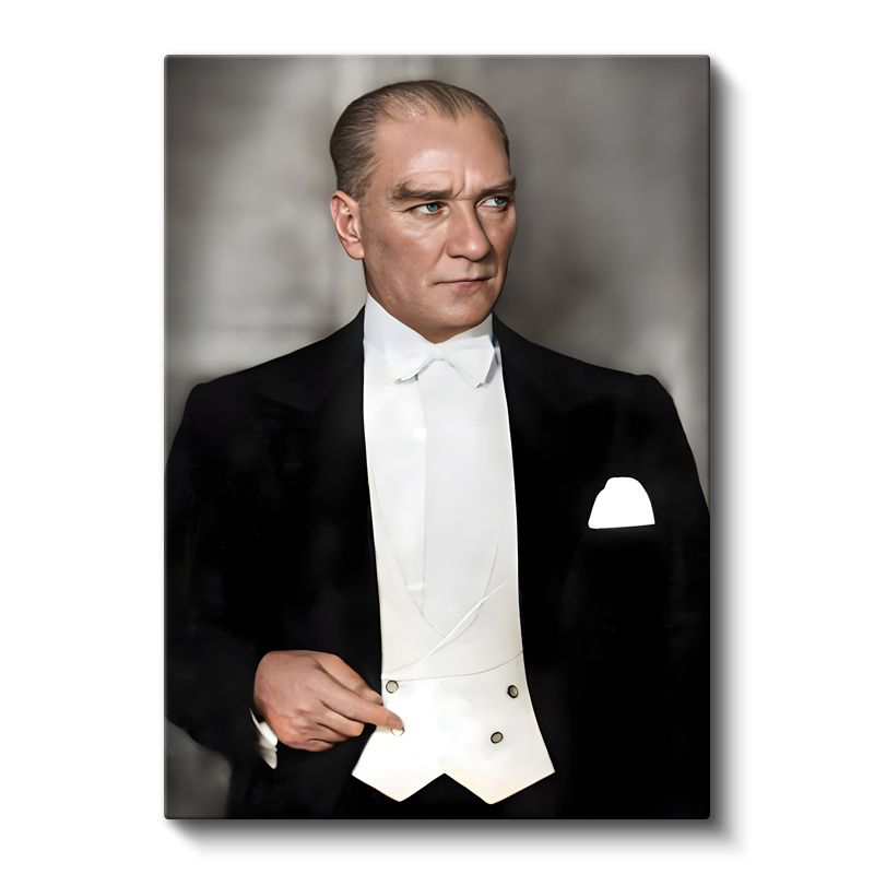 Smokinli Atatürk - Beyaz Yelek Detaylı Kanvas Tablo