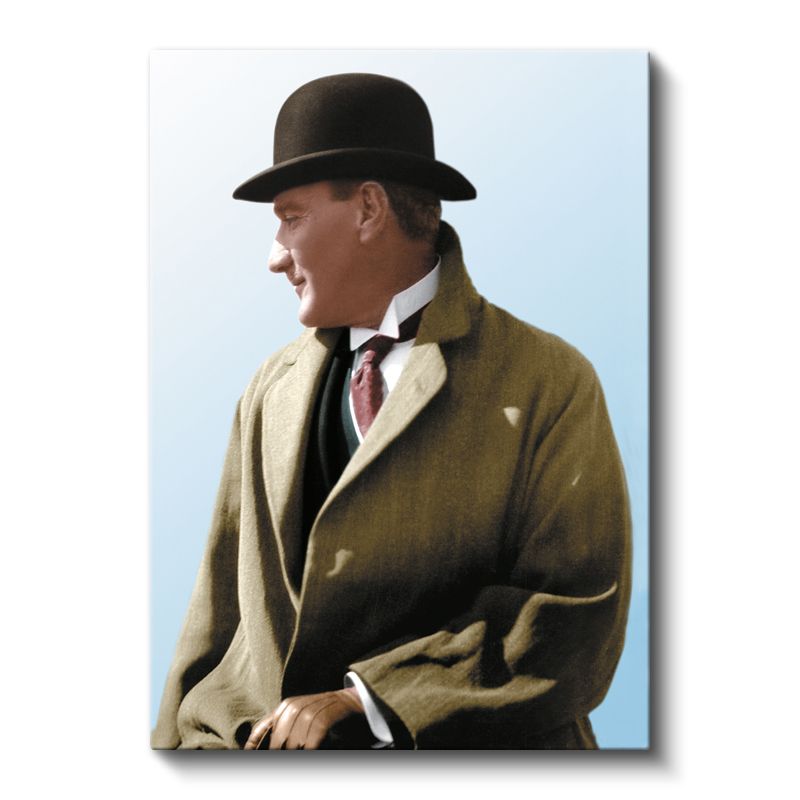 Şapkalı Atatürk - Açık Mavi Fonda Portre Kanvas Tablo