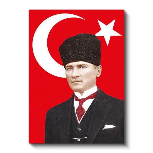 Türk Bayrağı Önünde Atatürk - Kalpaklı Resmi Portre Kanvas Tablo