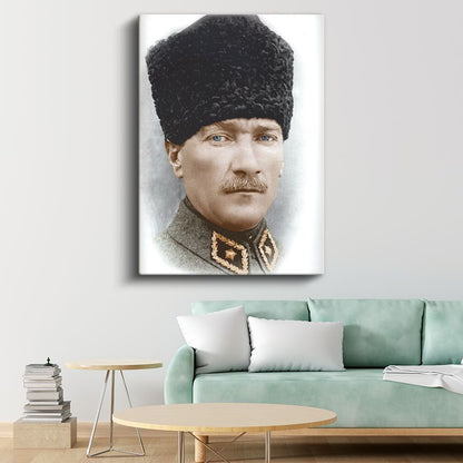Kalpaklı Komutan - Renkli Askeri Portre Kanvas Tablo