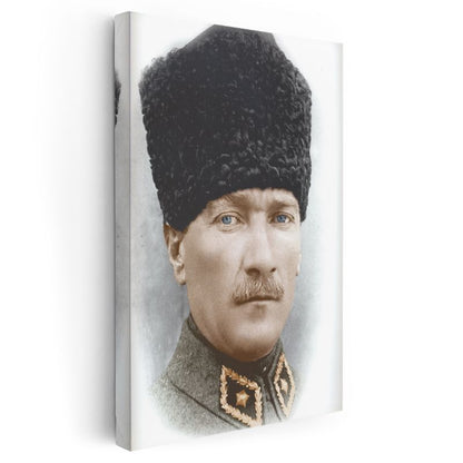 Kalpaklı Komutan - Renkli Askeri Portre Kanvas Tablo
