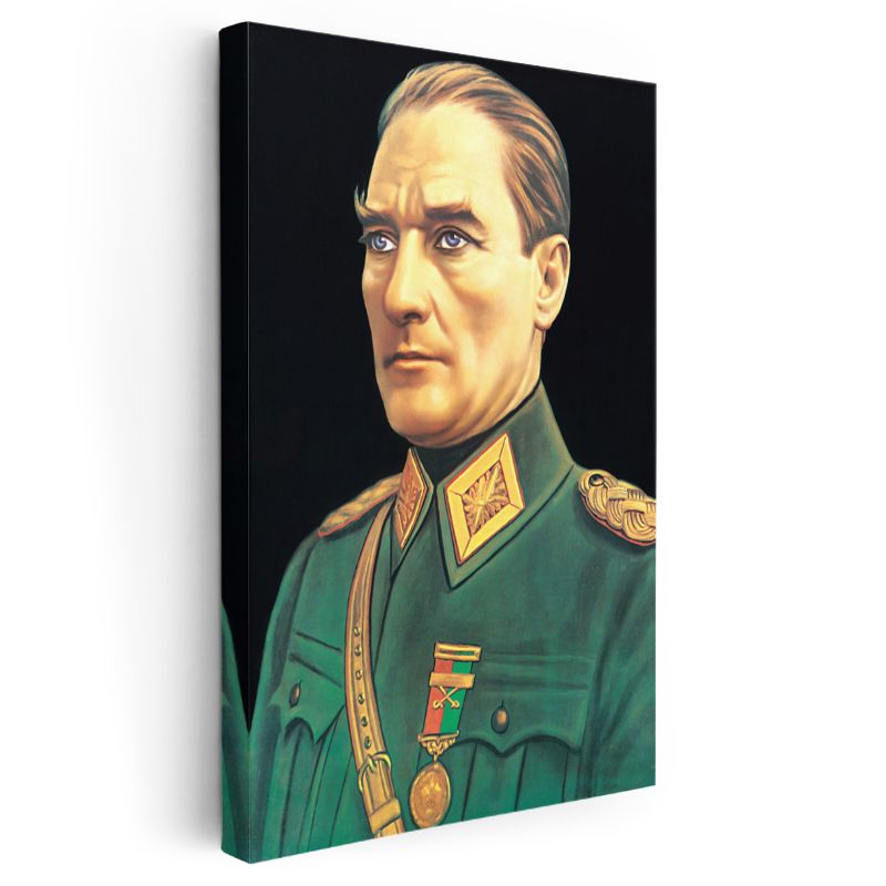 Yeşil Üniformalı Atatürk - Madalyalı Askeri Portre Kanvas Tablo