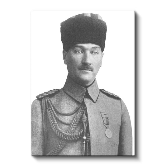 Genç Subay Atatürk - Kalpaklı Askeri Portre Kanvas Tablo