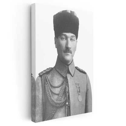 Genç Subay Atatürk - Kalpaklı Askeri Portre Kanvas Tablo