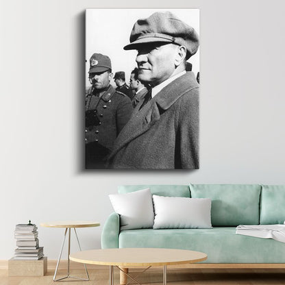 Kasketli Atatürk - Palto ve Profil Kanvas Tablo