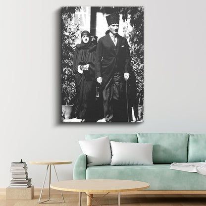 Kalpaklı Atatürk - Tarihi Fotoğraf Kanvas Tablo