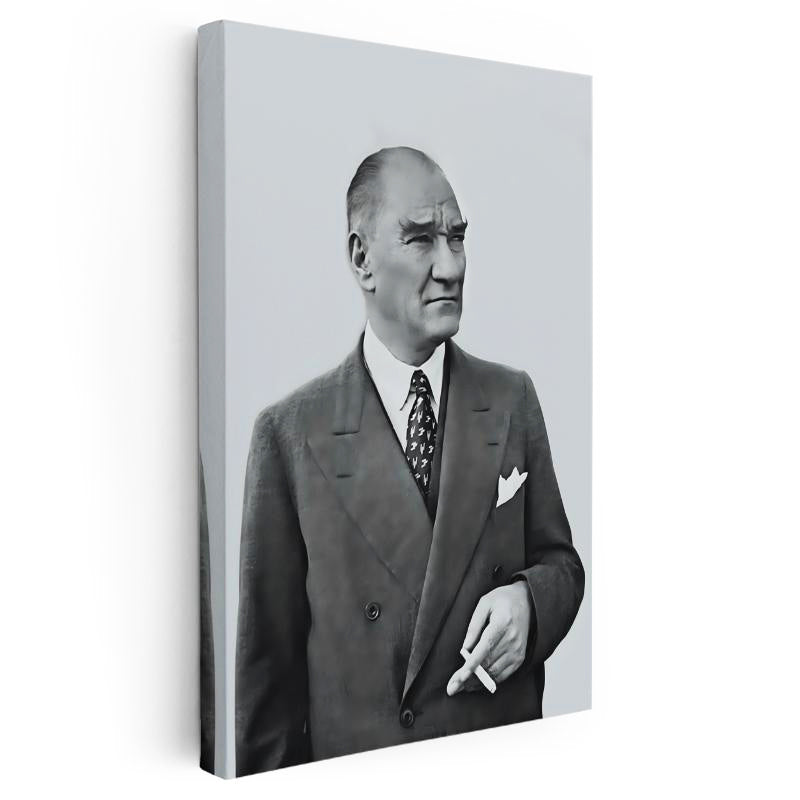 Dikey Kanvas Tablo Atatürk Ceketli Duruş Atatürk Tablosu Ev Ofis Duvar Dekoru