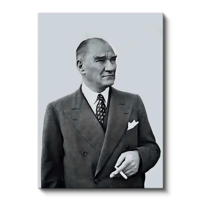 Dikey Kanvas Tablo Atatürk Ceketli Duruş Atatürk Tablosu Ev Ofis Duvar Dekoru