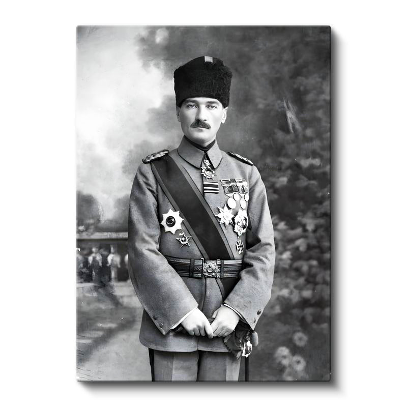 Dikey Kanvas Tablo Atatürk Madalyalı Mareşal Atatürk Tablosu Ev Ofis Duvar Dekoru