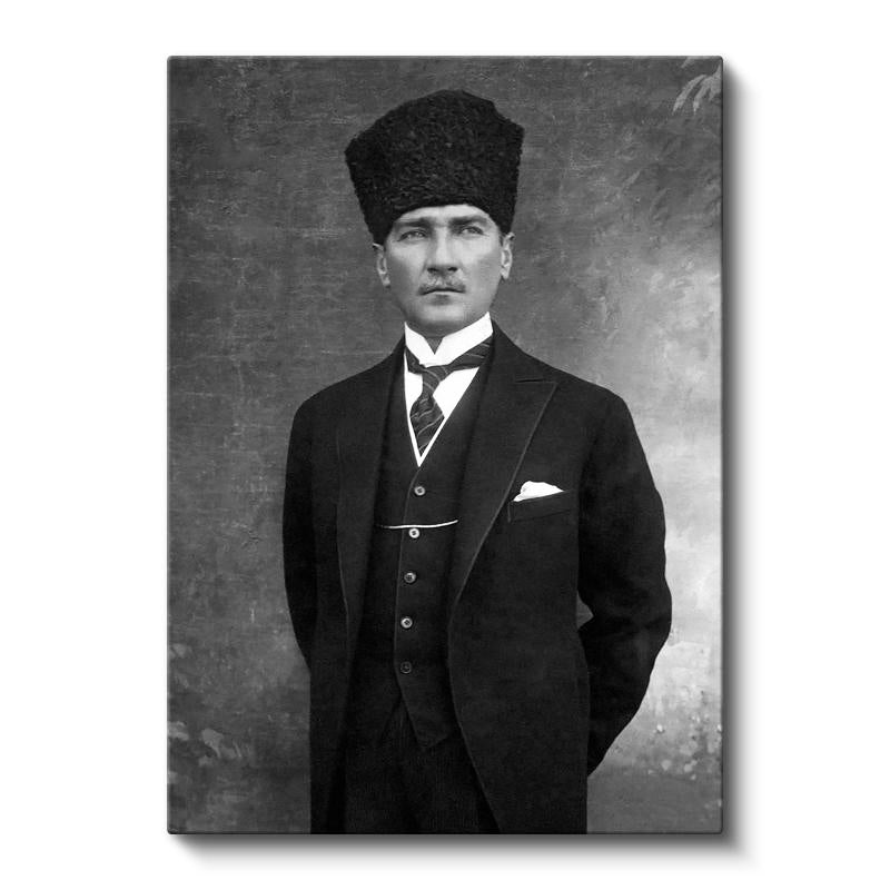 Dikey Kanvas Tablo Atatürk Kalpaklı Yelekli Takım Atatürk Tablosu Ev Ofis Duvar Dekoru