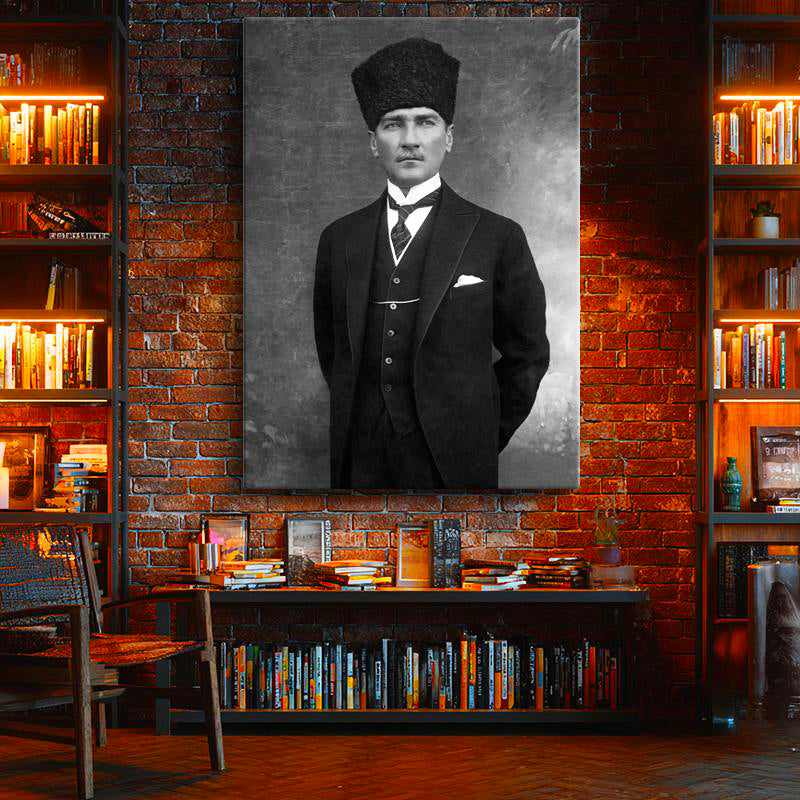 Dikey Kanvas Tablo Atatürk Kalpaklı Yelekli Takım Atatürk Tablosu Ev Ofis Duvar Dekoru
