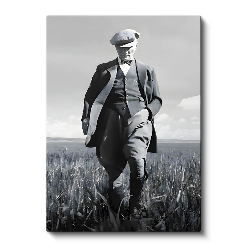 Dikey Kanvas Tablo Atatürk Kasketli Tarla Pozu Atatürk Tablosu Ev Ofis Duvar Dekoru