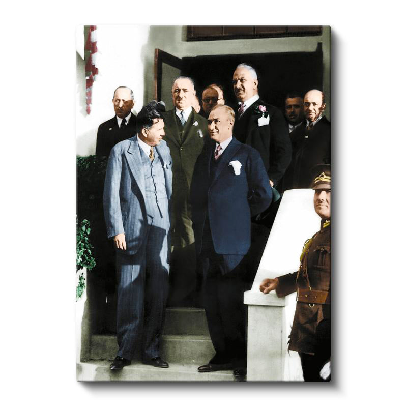 Dikey Kanvas Tablo Atatürk Latife Hanım Merdiven Pozu Atatürk Tablosu Ev Ofis Duvar Dekoru