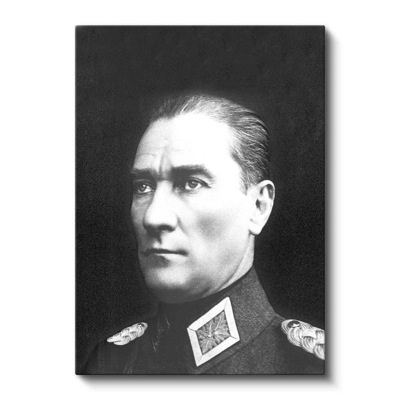 Dikey Kanvas Tablo Atatürk Üniformalı Yan Portre Atatürk Tablosu Ev Ofis Duvar Dekoru