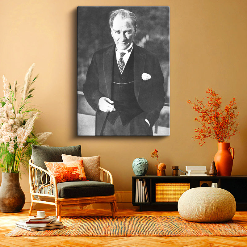 Dikey Kanvas Tablo Atatürk Yelekli Sivil Duruş Atatürk Tablosu Ev Ofis Duvar Dekoru