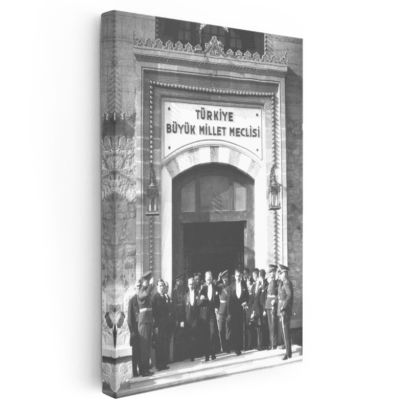 Dikey Kanvas Tablo TBMM Binası Önü Heyet Atatürk Tablosu Ev Ofis Duvar Dekoru