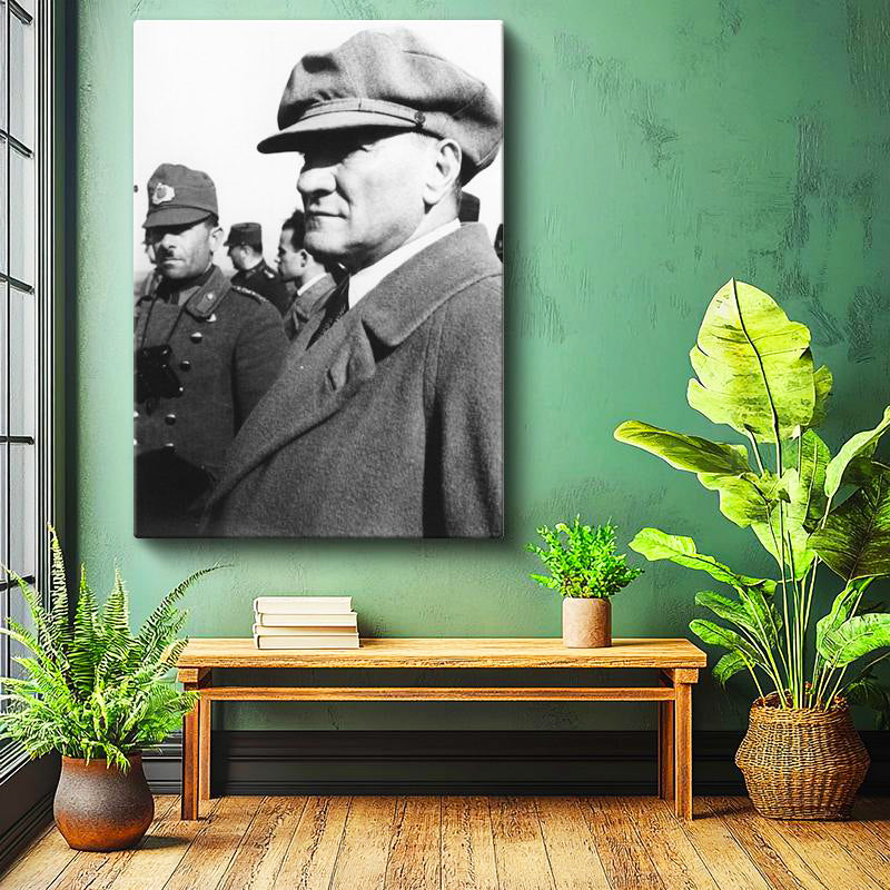 Dikey Kanvas Tablo Atatürk Kasketli Askeri Bakış Atatürk Tablosu Ev Ofis Duvar Dekoru