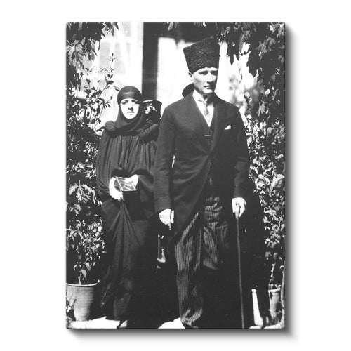 Dikey Kanvas Tablo Atatürk Eşiyle Yürüyüş Anı Atatürk Tablosu Ev Ofis Duvar Dekoru