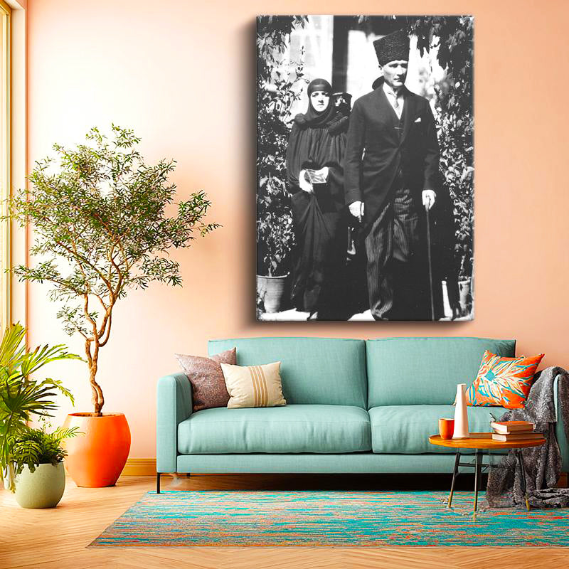 Dikey Kanvas Tablo Atatürk Eşiyle Yürüyüş Anı Atatürk Tablosu Ev Ofis Duvar Dekoru