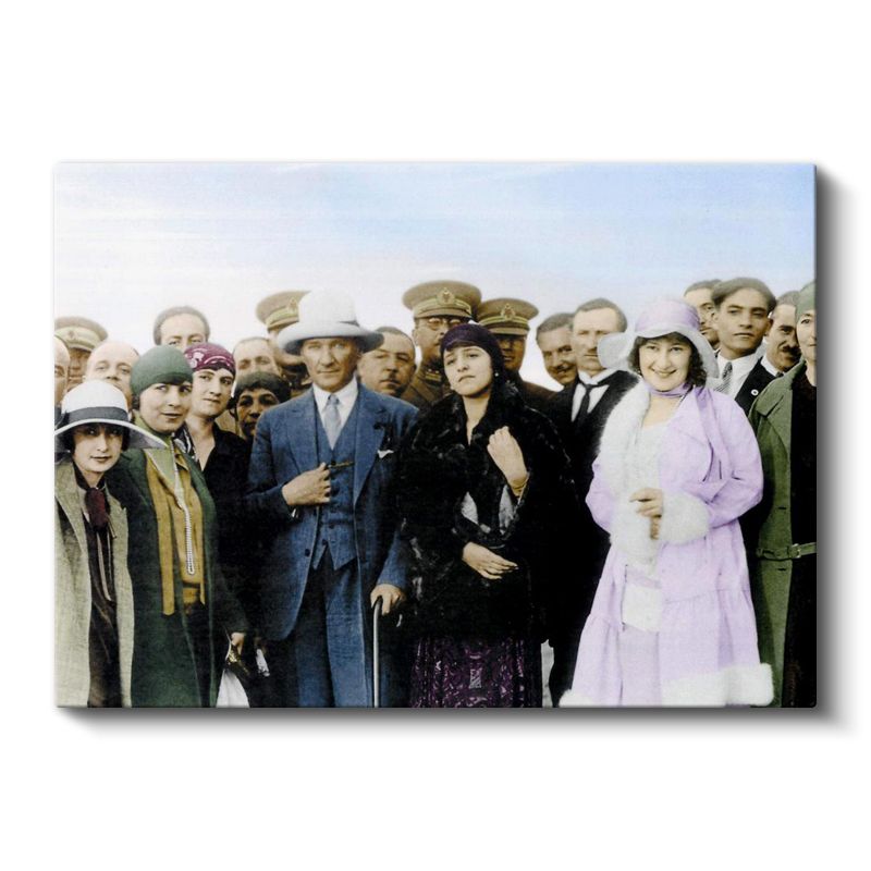 Atatürk ve Modern Türkiye - Sosyal Yaşamda Kanvas Tablo