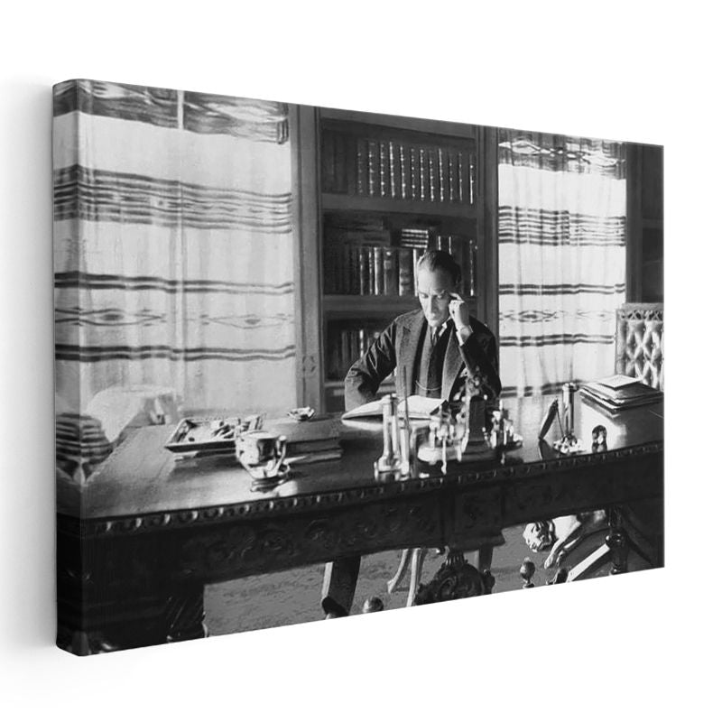Atatürk ve Çalışma Odası - Devlet İşlerinde Kanvas Tablo