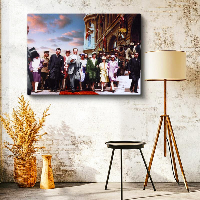 Yatay Kanvas Tablo Atatürk Kalabalık Merdiven İnişi Atatürk Tablosu Ev Ofis Duvar Dekoru